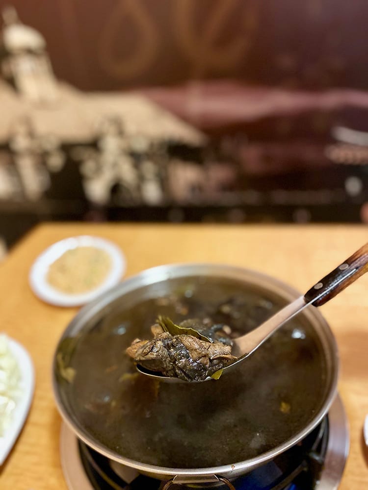 [新竹火鍋] 戴李記藥膳烏骨雞（原 皇品食府藥膳烏骨雞），飄