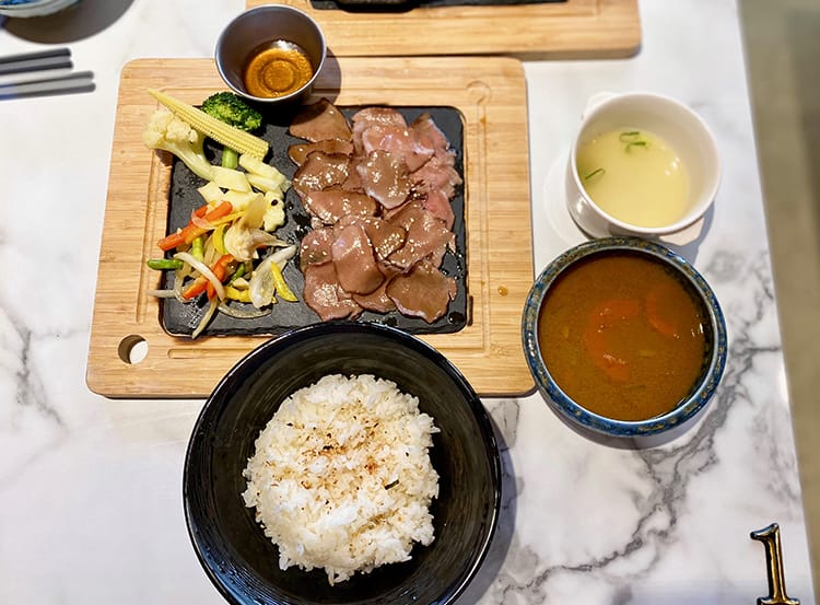 [新竹竹北] 小打里炭燒食堂 meat here，媲美燒肉店