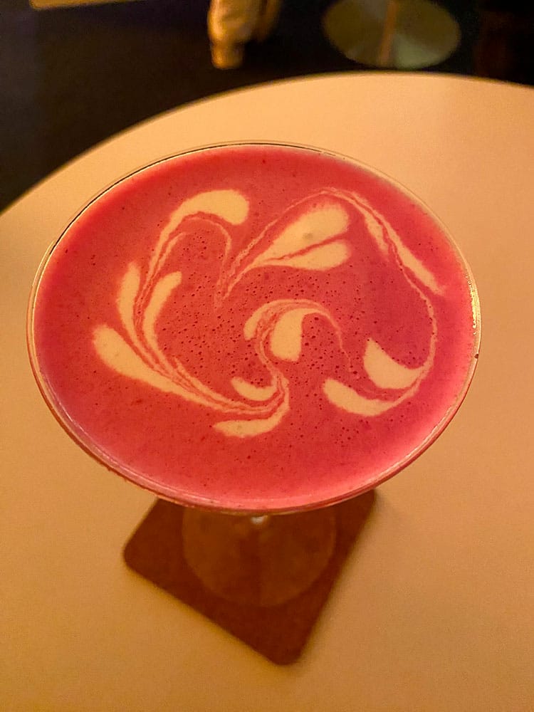 [新竹] 可人珠寶行，推開飾品牆 穿越到70年代復古可愛酒吧