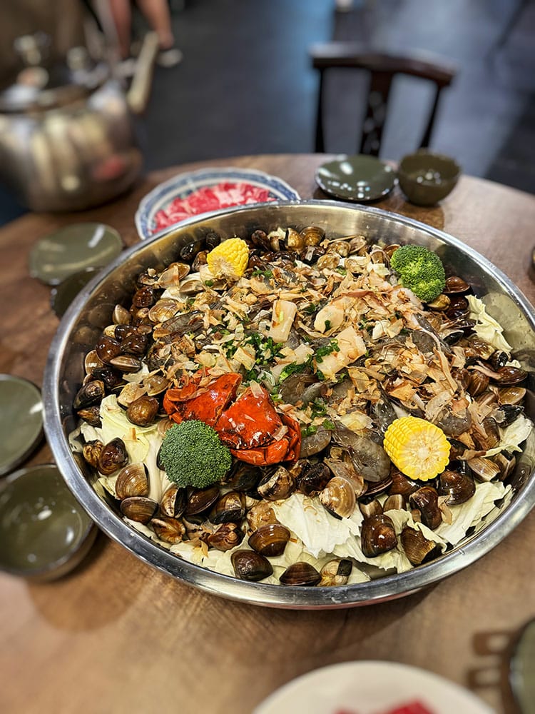 [新竹] 石憶食鍋，新竹最狂海鮮火鍋，上百顆蛤蠣的澎湃盛宴！