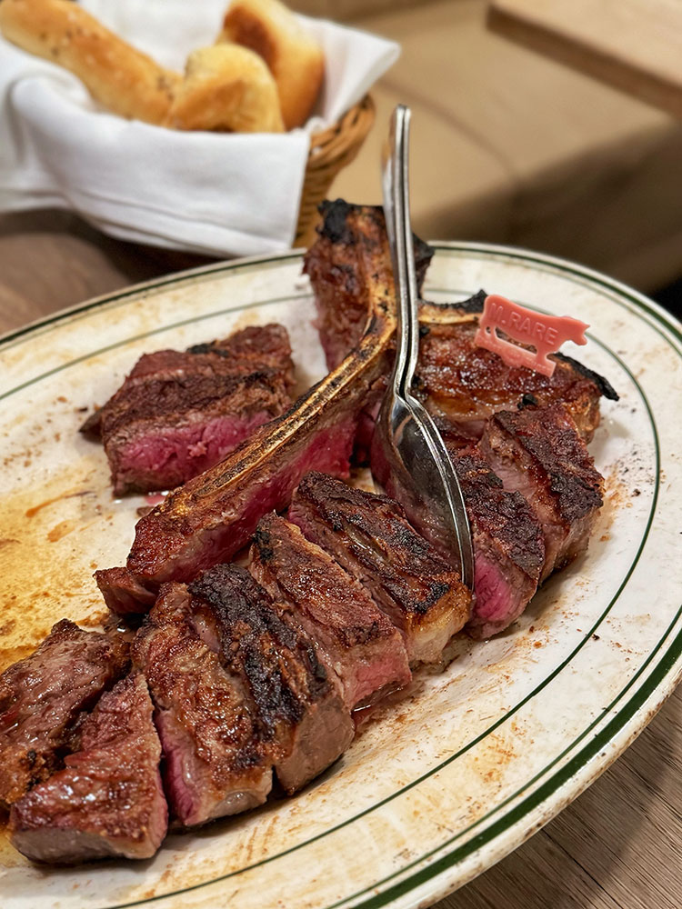 [紐約] Peter Luger Steak House Brooklyn，超過百年經典牛排館，乾式熟成太太太好吃啦！ 菜單 價位 怎麼去