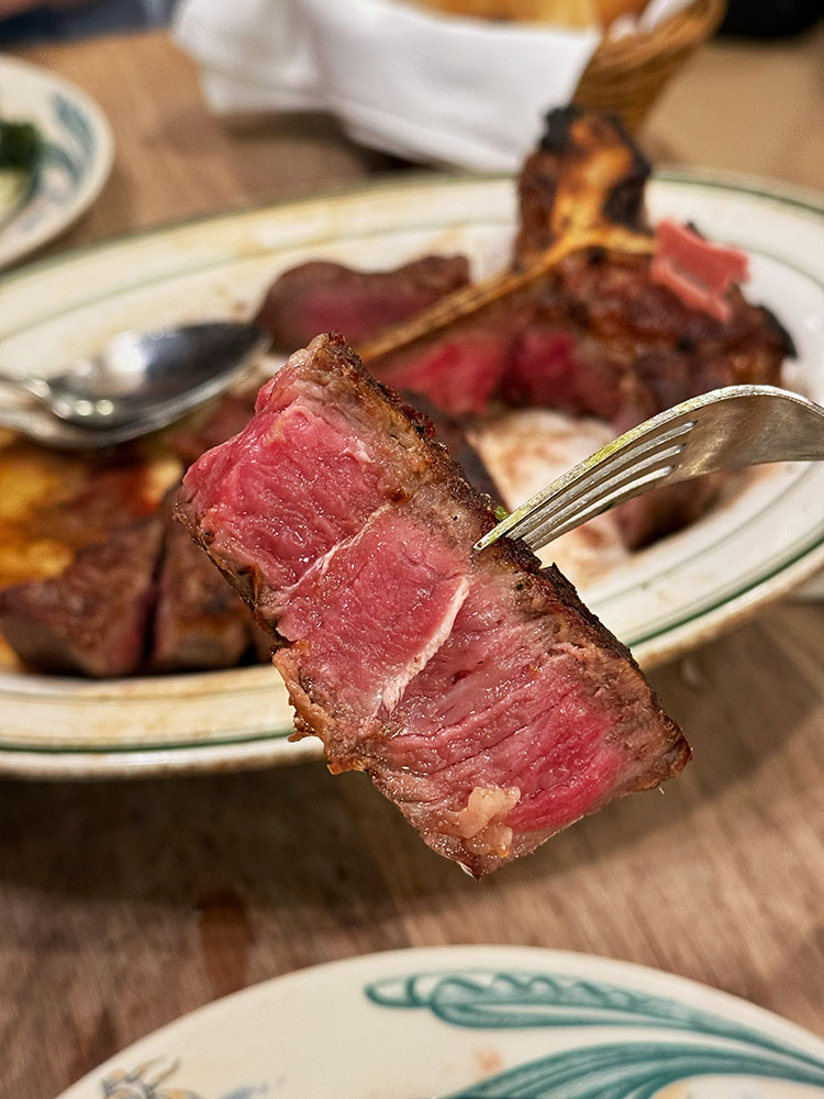 [紐約] Peter Luger Steak House Brooklyn，超過百年經典牛排館，乾式熟成太太太好吃啦！ 菜單 價位 怎麼去